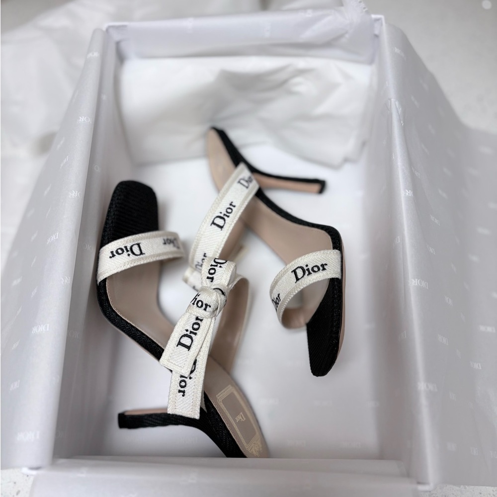 Heeled Sandal with J'Adior Straps - Picture 2 of 9